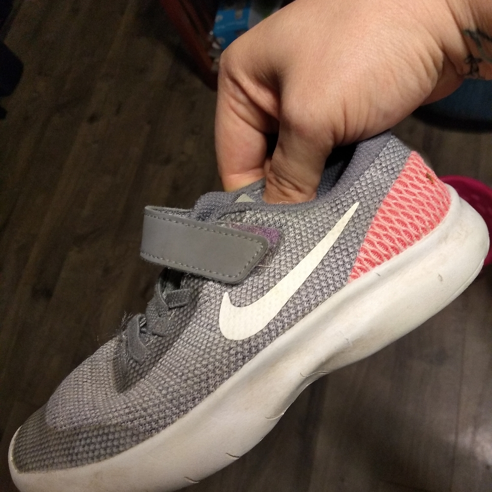 Girls Shoes Sizes 12/13 and 1! Great condition! - Picture 3 of 14